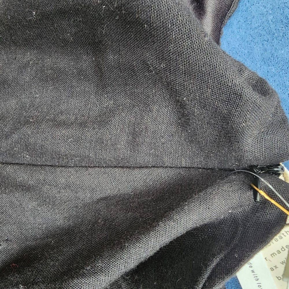 Elegant Black Skirt with Embellishments - Picture 4 of 8